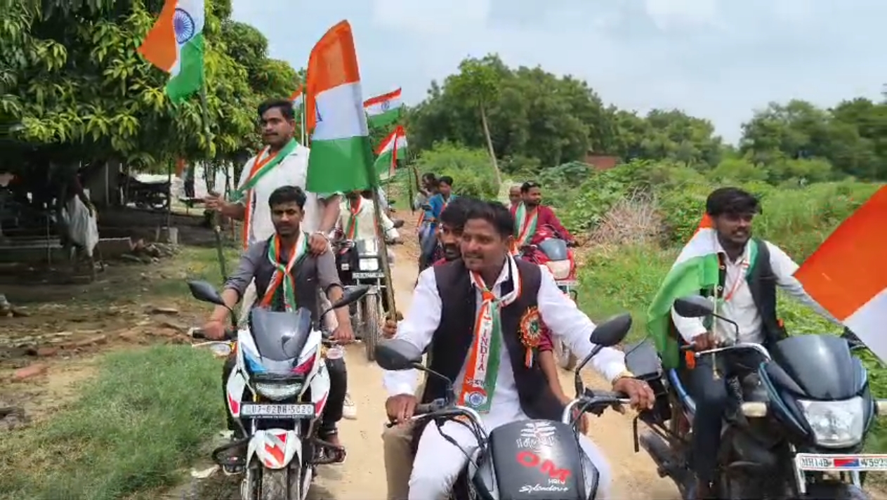 शहीद रामचन्द्र विद्यार्थी की जयंती पर भव्य तिरंगा यात्रा, युवा नेता निलेश प्रजापति ने किया नेतृत्व