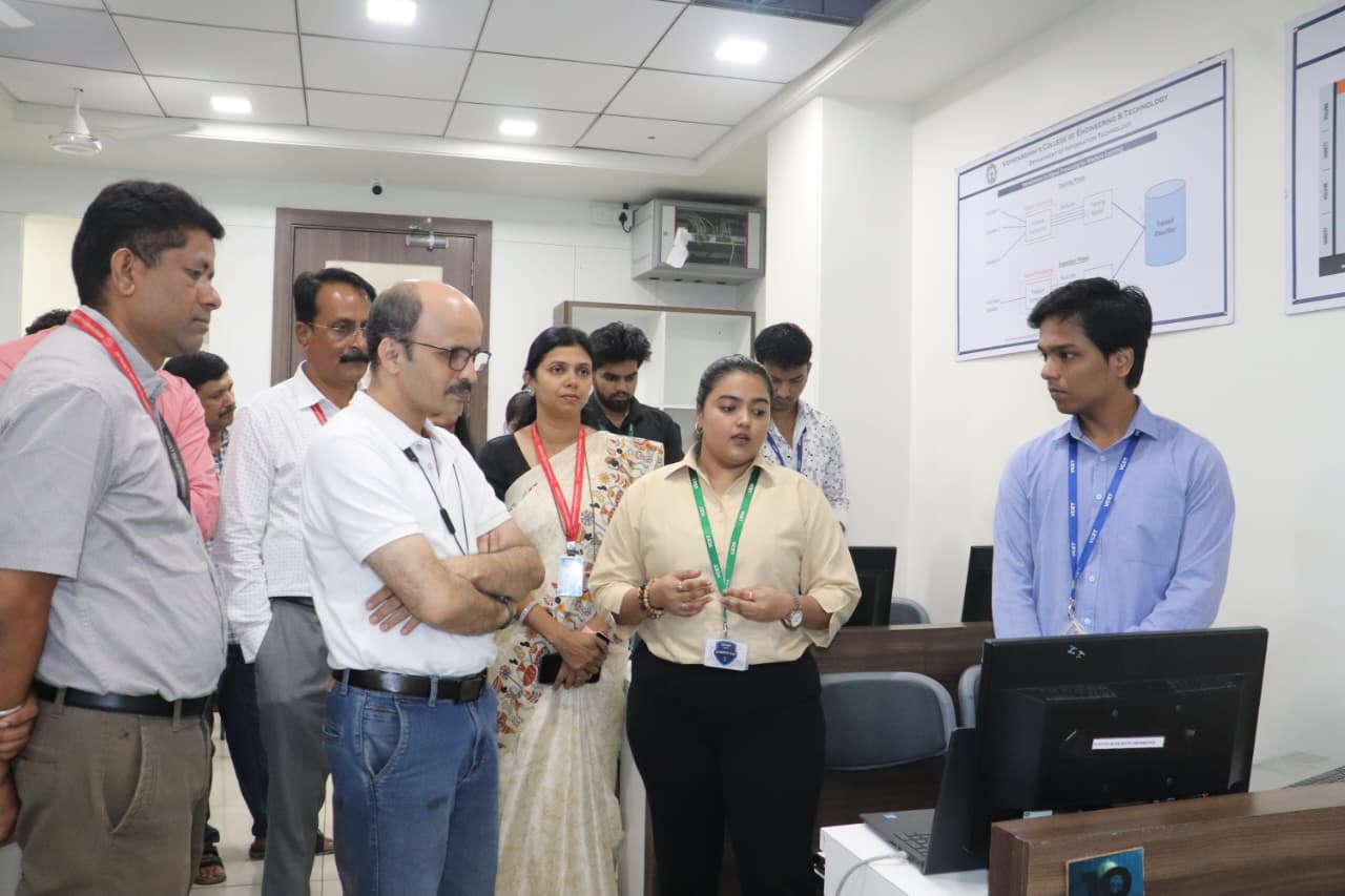 विद्यावर्धिनी अभियांत्रिकी महाविद्यालय में ‘प्रोडक्ट शोकेस 2026’ उत्साहपूर्वक संपन्न