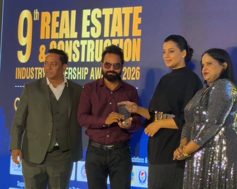 Quick India Homes के फाउंडर बागीश पांडे को मिला रियल एस्टेट लीडरशिप अवॉर्ड 2026  बॉलीवुड अभिनेत्री मुग्धा गोडसे के हाथों मिला सम्मान, मुंबई के विले पार्ले में आयोजित समारोह में रियल एस्टेट जगत की कई हस्तियां रहीं मौजूद